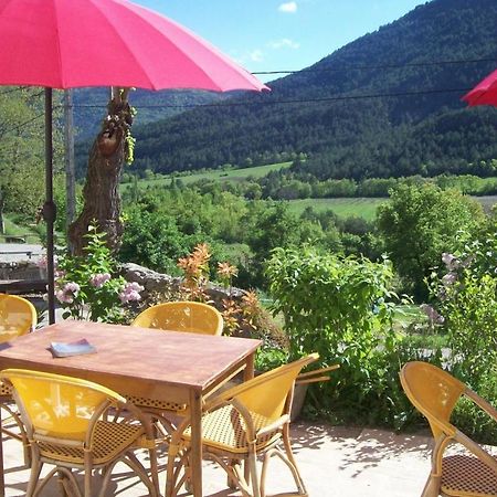 Bed and Breakfast Le Vin De L'Ete Ponet-et-Saint-Auban Exterior foto
